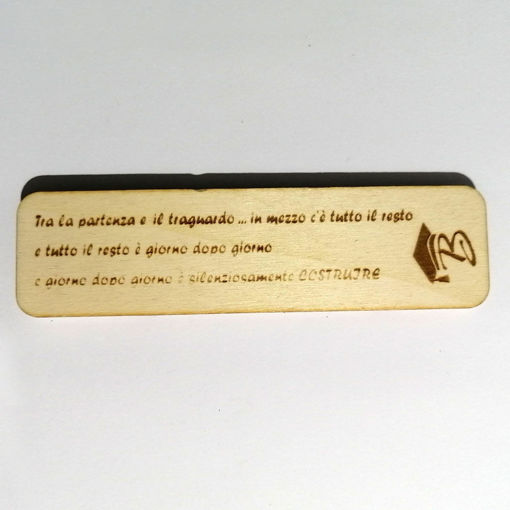 Immagine di Segnalibro in Legno per la Laurea con dedica