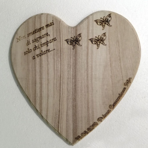 Immagine di Tagliere Personalizzato in Legno a forma di Cuore