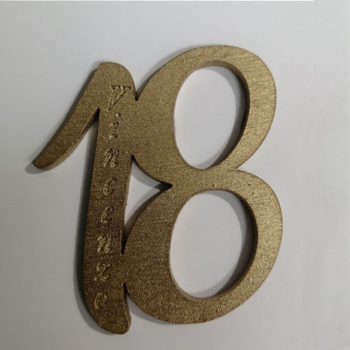 Immagine di Numero 18 Verniciato con Incisione in Legno