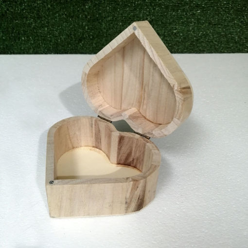 Immagine di Cofanetto in Legno a forma di Cuore