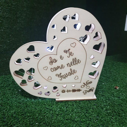 Immagine di Lampada in Legno a forma di Cuore Luminoso
