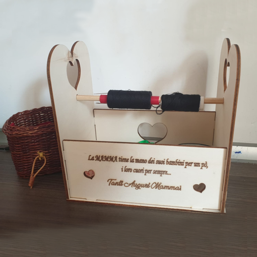 Immagine di Portagomitolo per Uncinetto in Legno