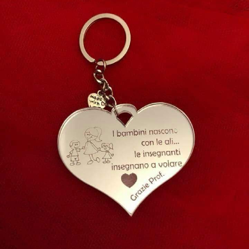 Immagine di Ciondolo in Plexiglass con Incisione Personalizzata