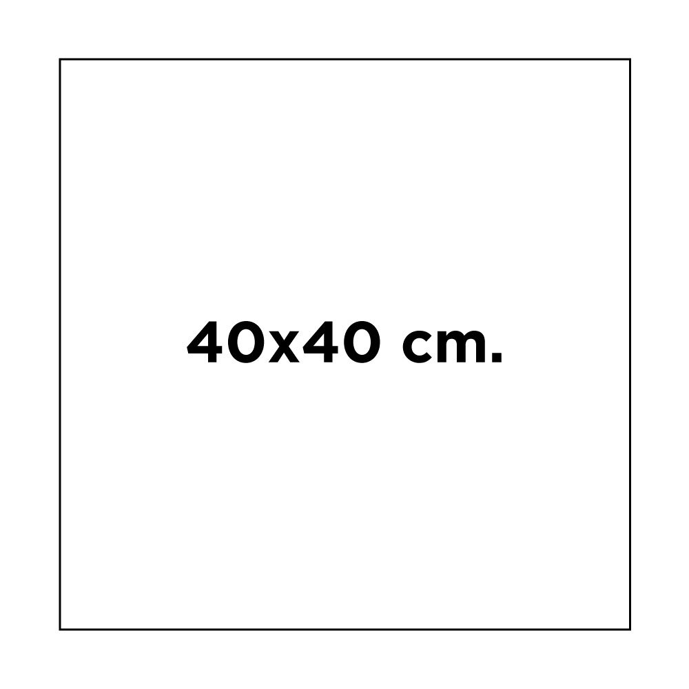 40x40 cm. 